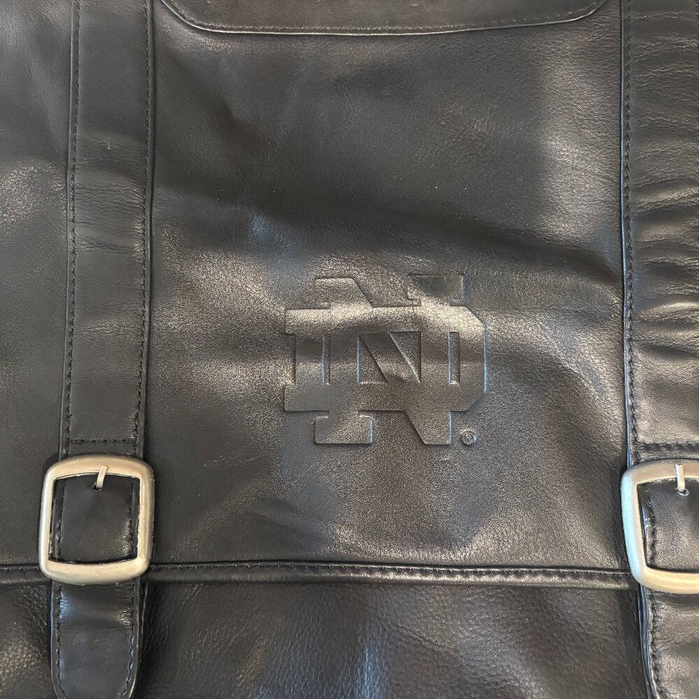 Canyon Outback Leather Messenger Bag – Notre Dame Fighting Irish ND Logo